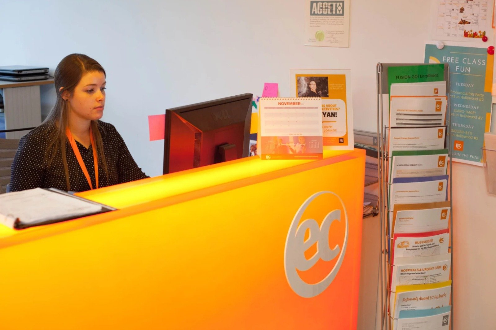 معهد إي سي لتعليم اللغة